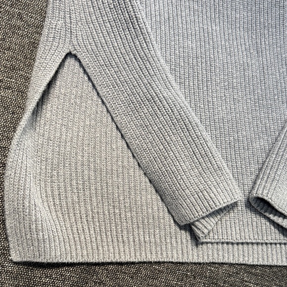 LOFT Women's Light Gray Knit Tank Top - Picture 2 of 3